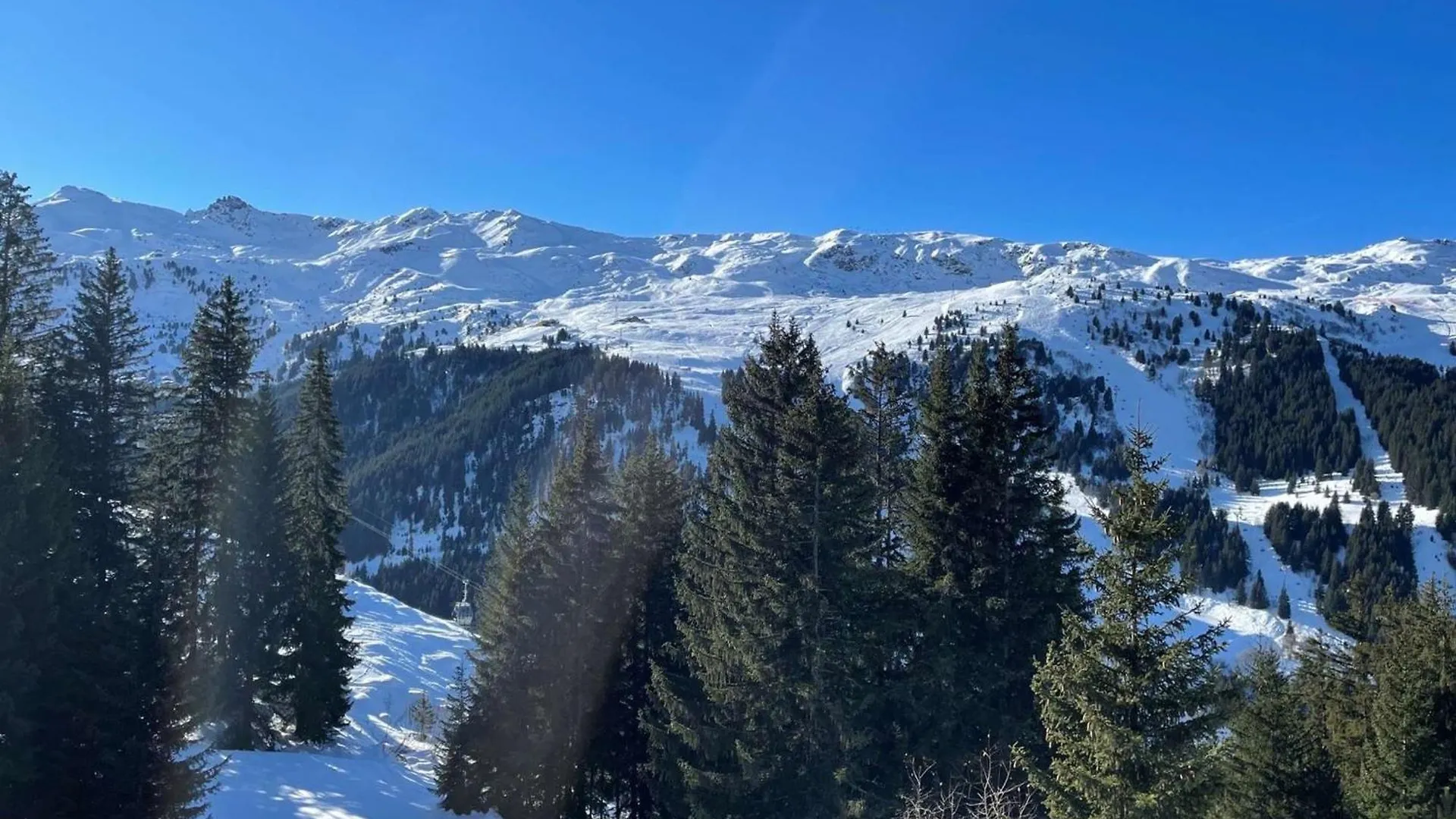 Superbe Appartement Skis Aux Pieds Avec Cheminee Et Parking A Meribel - Fr-1-180-629 Les Allues