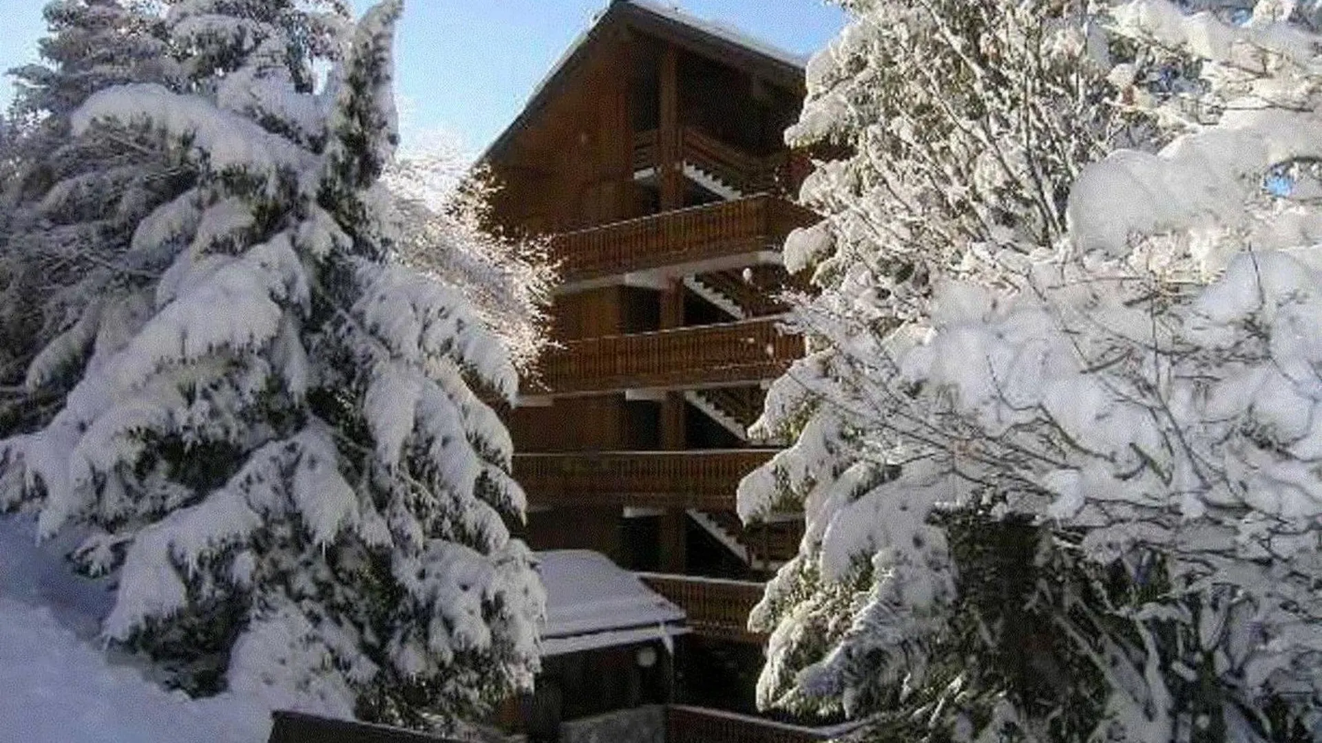 Superbe Appartement Skis Aux Pieds Avec Cheminee Et Parking A Meribel - Fr-1-180-629 Les Allues 0*,