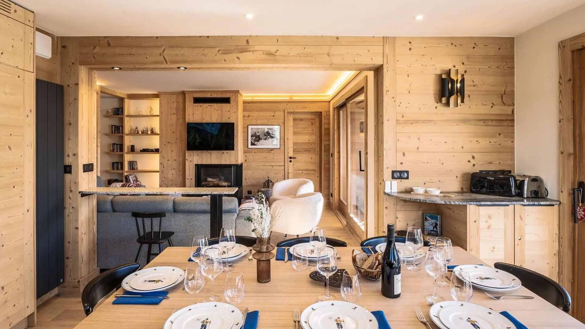 Superbe Appartement Skis Aux Pieds Avec Cheminee Et Parking A Meribel - Fr-1-180-629 Les Allues